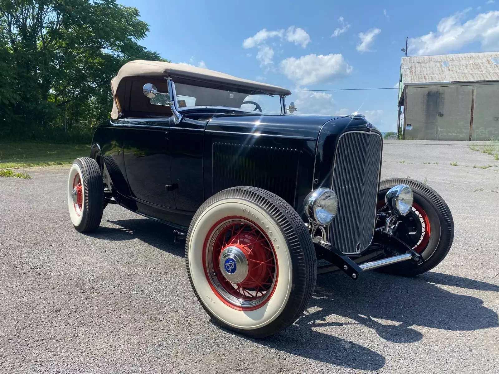 1932 Ford Roadster - photo 3