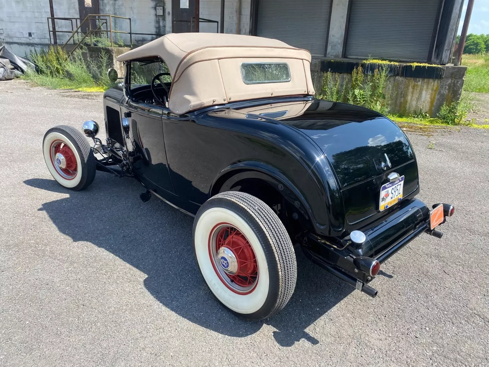 1932 Ford Roadster - photo 6