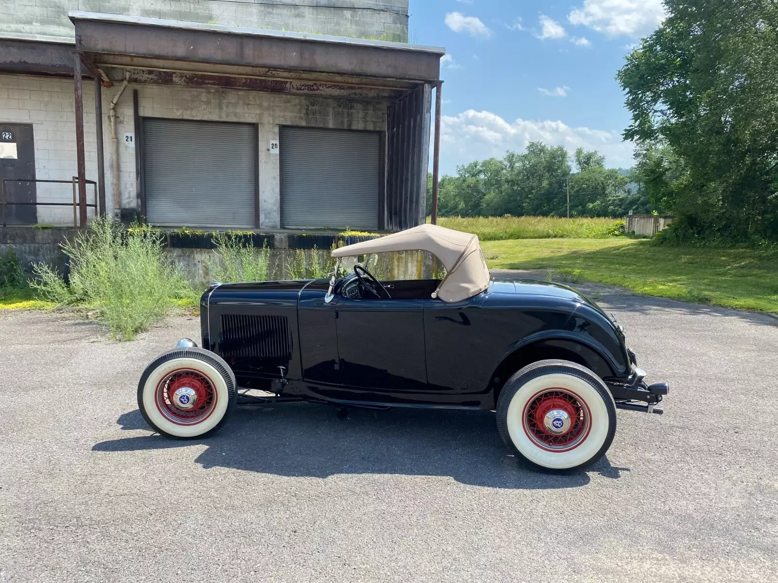1932 Ford Roadster - photo 7
