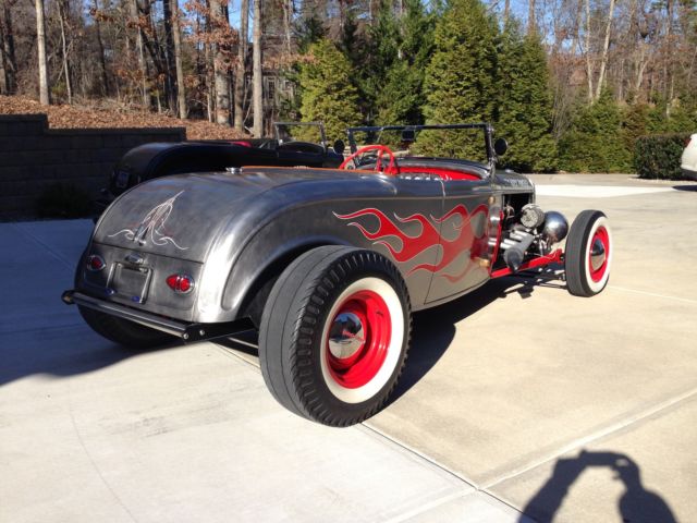 1932 Ford Roadster - photo 2