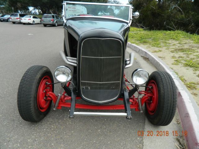 1932 Ford Fiberglass body roadster Custom - photo 2