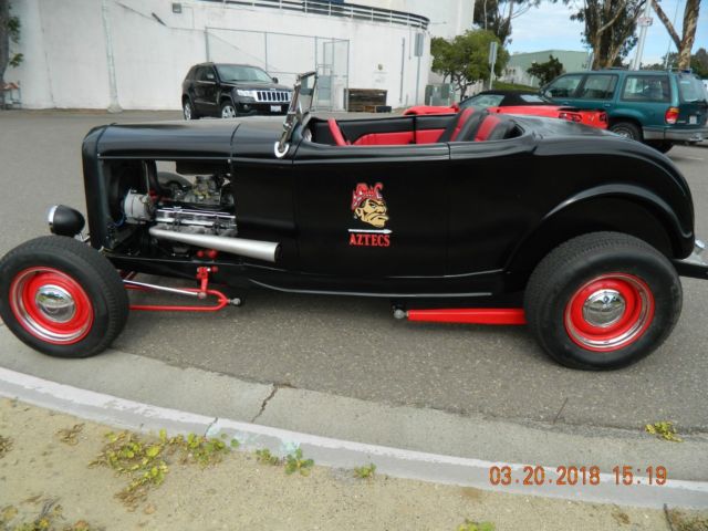 1932 Ford Fiberglass body roadster Custom - photo 8
