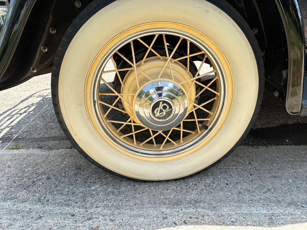 1932 Ford Cabriolet - photo 12