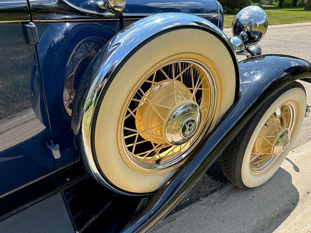 1932 Ford Cabriolet - photo 13