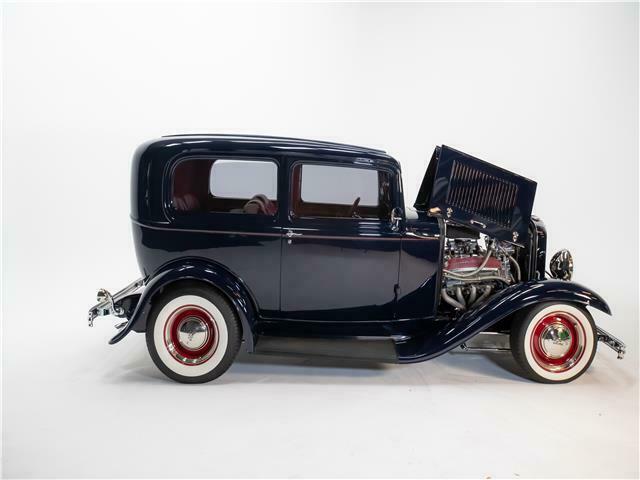 1932 Ford SEDAN - photo 2