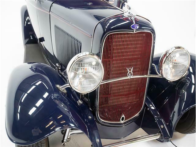 1932 Ford SEDAN - photo 9