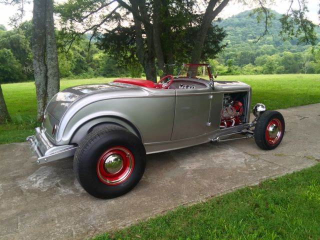 1932 Ford Roadster - photo 2