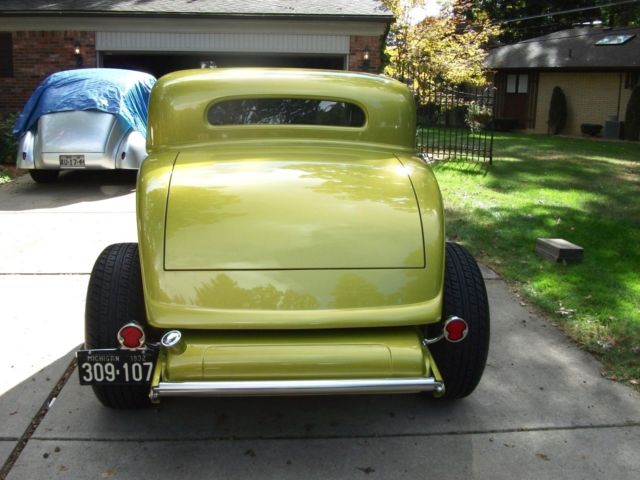 1932 Ford THREE WINDOW COUPE - photo 5