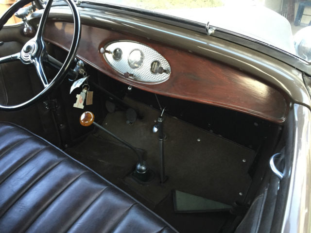 1932 Ford V-8 Deluxe rumble seat - photo 11
