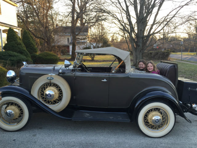 1932 Ford V-8 Deluxe rumble seat - photo 3