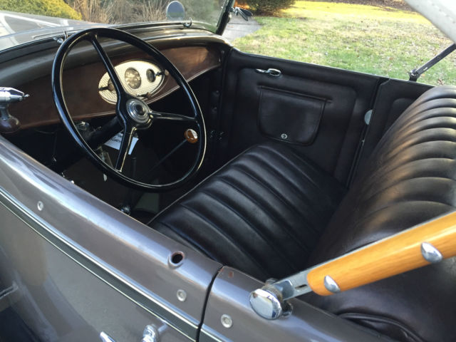 1932 Ford V-8 Deluxe rumble seat - photo 4