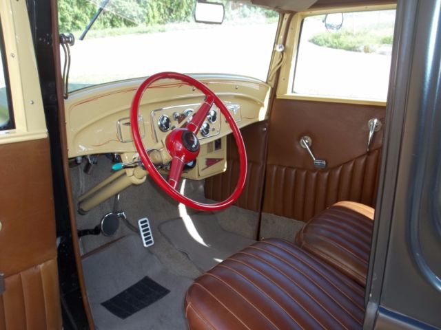 1932 Ford 2 Door Sedan - photo 10