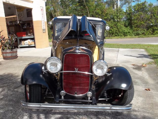 1932 Ford 2 Door Sedan - photo 6