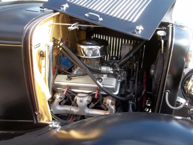 1932 Ford 2 Door Sedan - photo 7