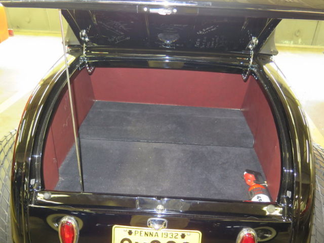 1932 Ford Roadster - photo 5