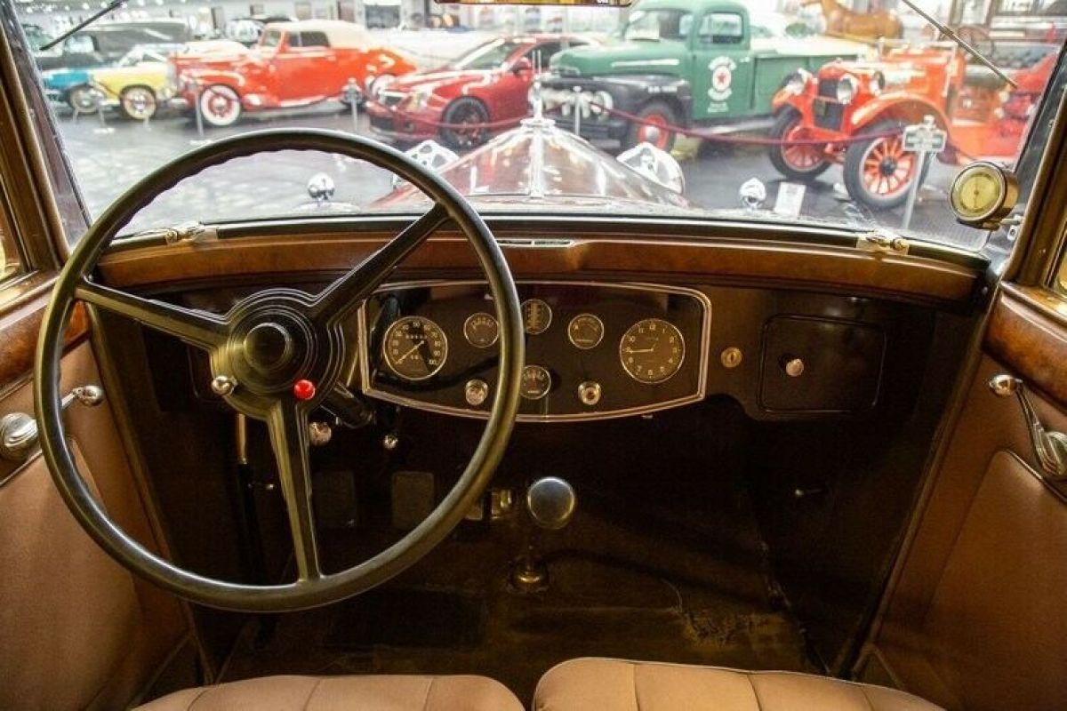 1932 Packard Deluxe Eight 904 5/7 Passenger Sedan - photo 8