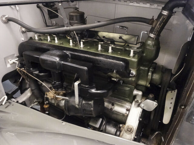 1932 Packard Model 900 Light Eight Sedan - photo 10
