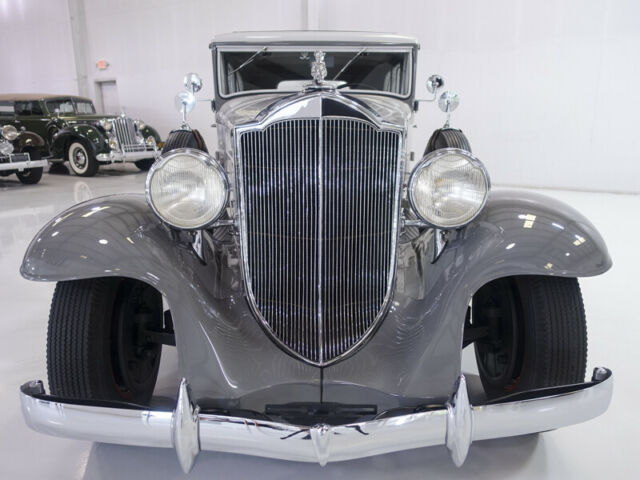 1932 Packard Model 900 Light Eight Sedan - photo 2