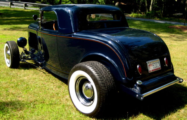 1932 Roadster,Stunning Deepnight Blue,Wescott Body,350 V-8,Auto,9",Wilwood FDisc 1932 Ford Other