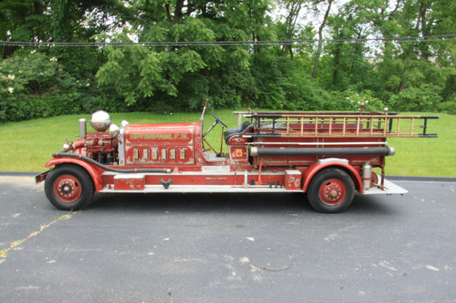 1933 Other Makes CT4 Triple Pumper Firetruck - photo 2