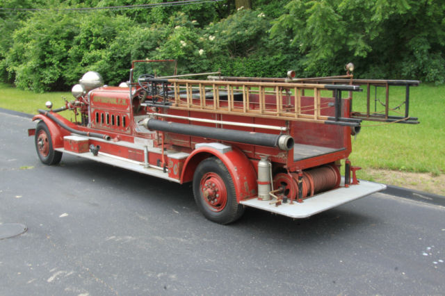 1933 Other Makes CT4 Triple Pumper Firetruck - photo 3