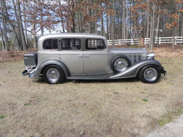 1933 Buick 57 Series 4 Door