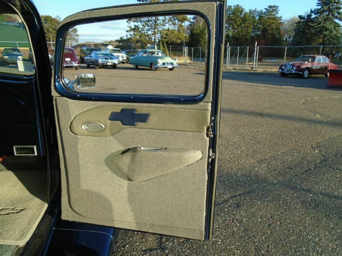 1933 Chevrolet Master Coupe - photo 10
