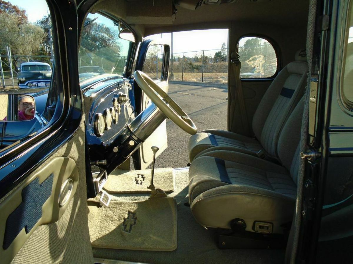 1933 Chevrolet Master Coupe - photo 13