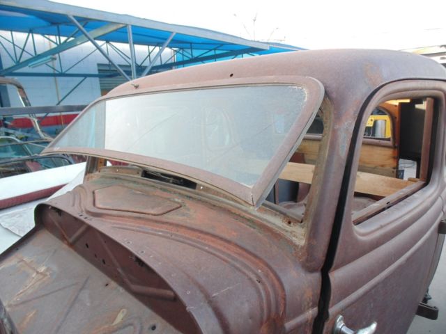 1933 Ford 5 window coupe deluxe - photo 5