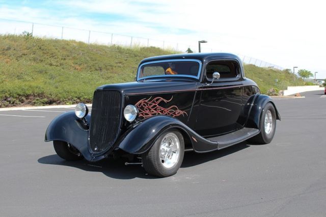 1933 Ford Coupe - photo 2
