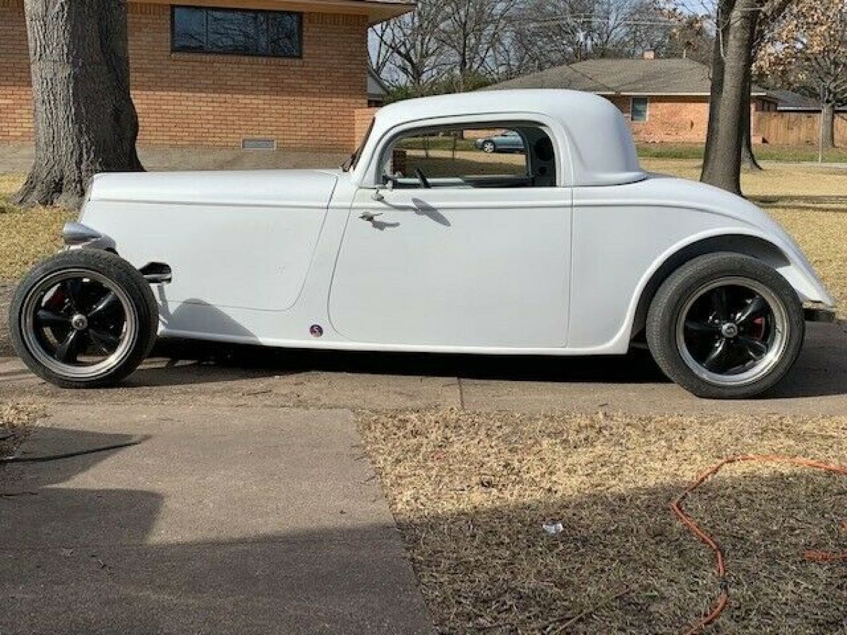 1933 Ford Coupe - photo 4