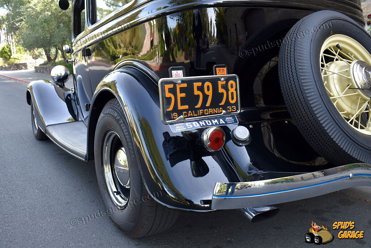 1933 Ford Deluxe Tudor Sedan Retro-Rod - photo 13