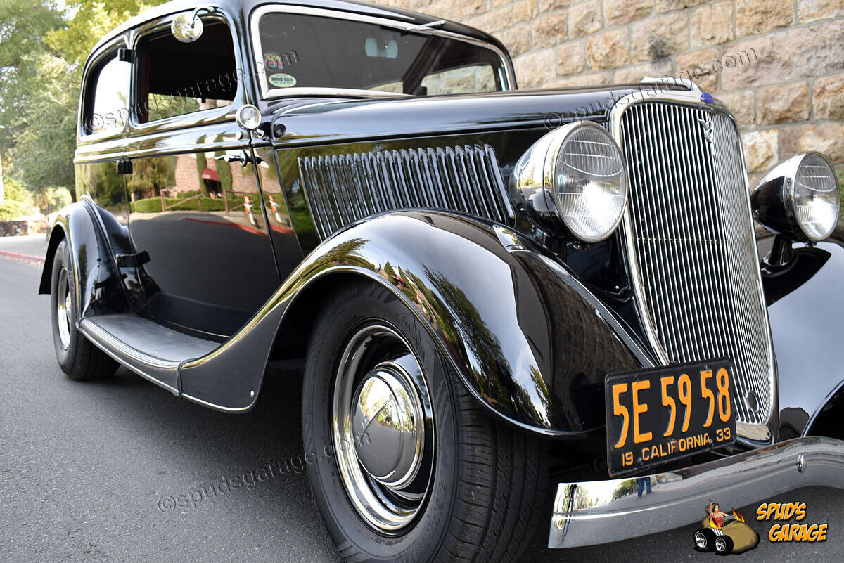 1933 Ford Deluxe Tudor Sedan Retro-Rod - photo 6