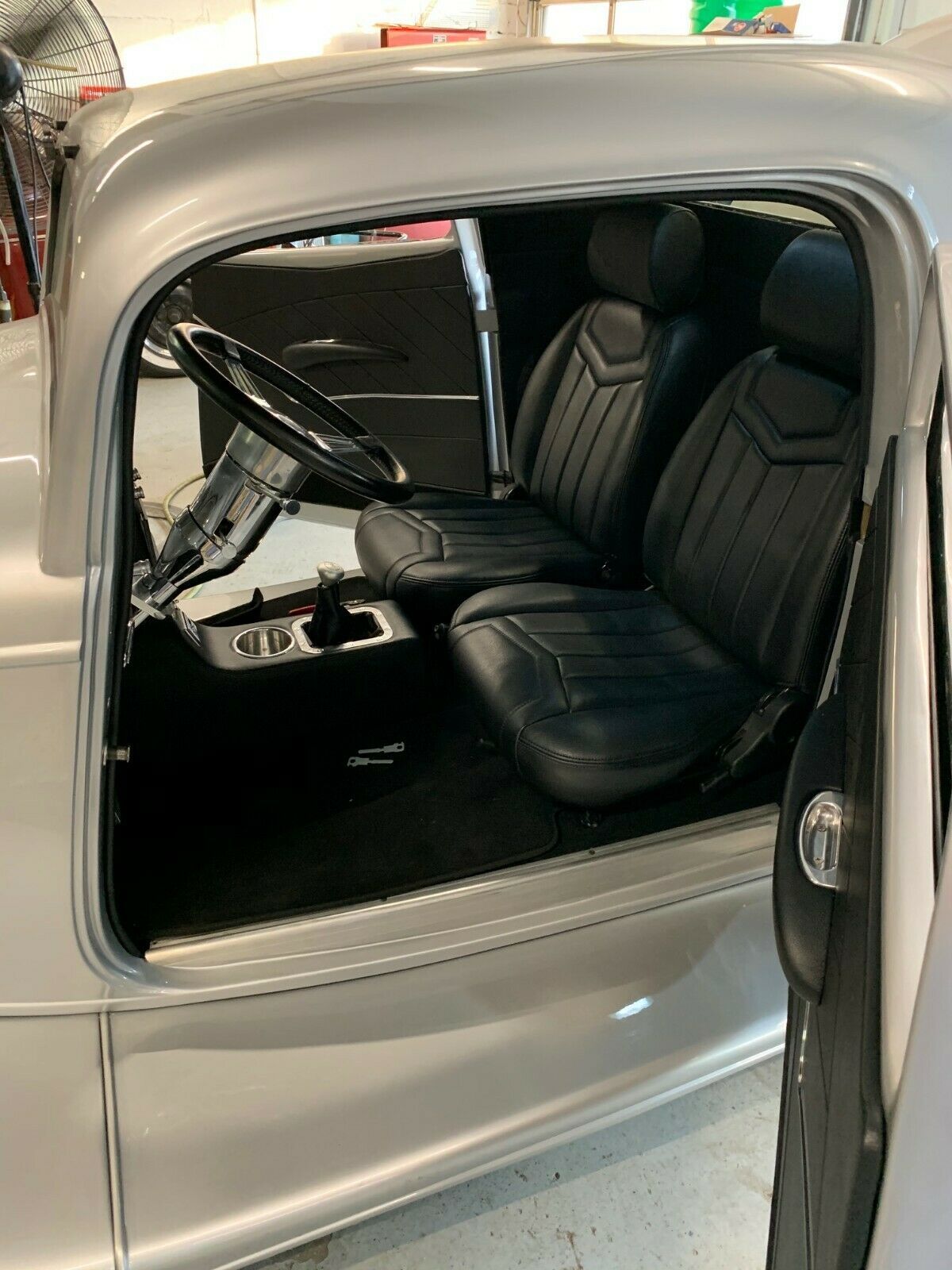 1933 Ford 3 Window Coupe - photo 5