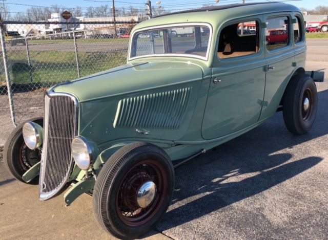 1933 Ford 40 - photo 2