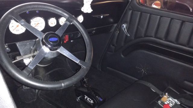 1933 Ford 3 WINDOW COUPE - photo 2