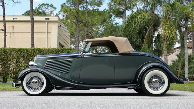 1933 Ford Roadster - photo 2