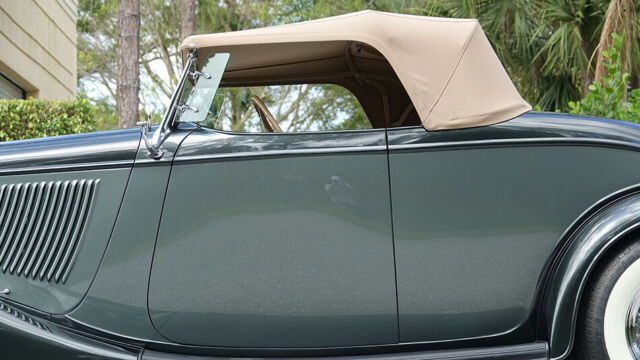 1933 Ford Roadster - photo 4