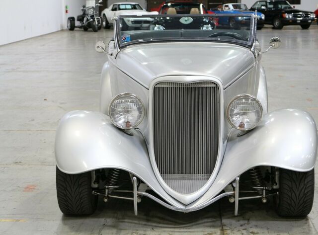 1933 Ford Roadster - photo 12