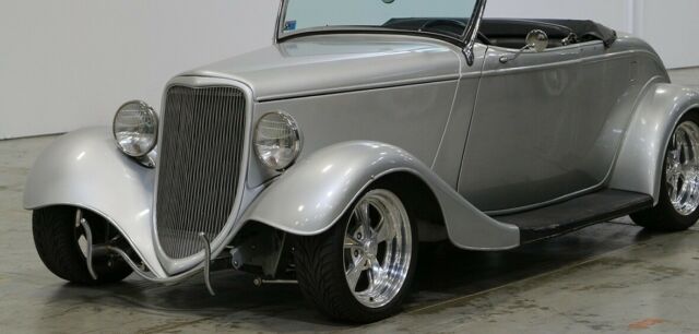 1933 Ford Roadster - photo 4