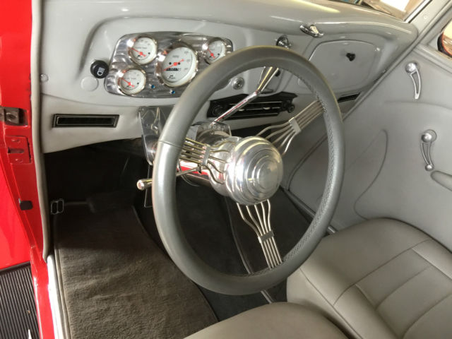 1933 Ford Sedan - photo 13