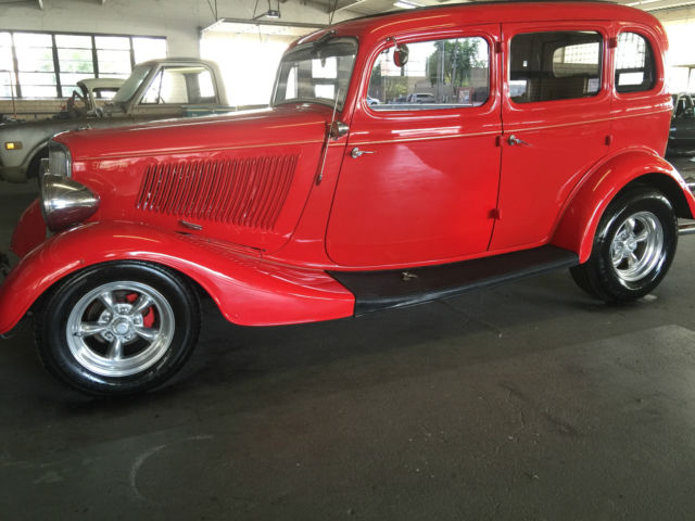 1933 Ford Sedan - photo 3
