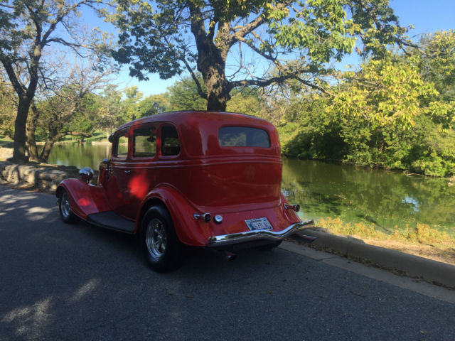 1933 Ford Sedan - photo 5