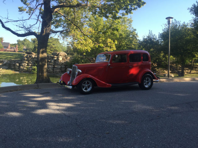 1933 Ford Sedan - photo 6