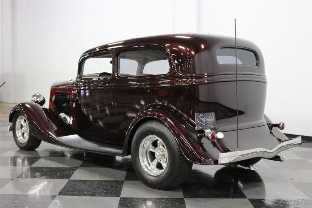 1933 Ford Tudor Sedan - photo 9