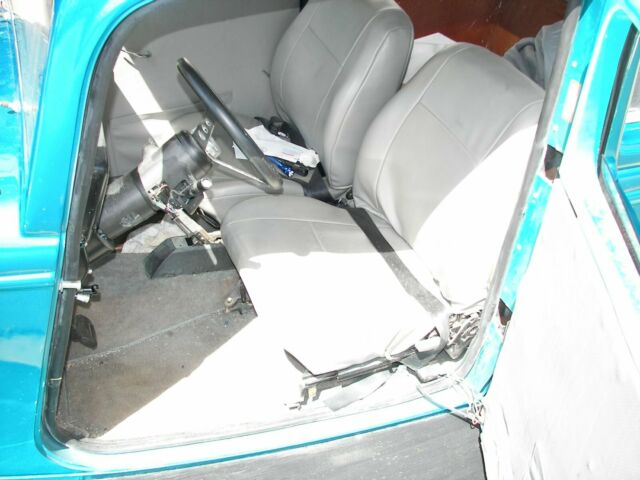 1933 Ford Vicky Sedan - photo 9