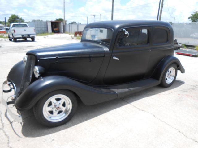 1933 FORD VICKY SEDAN, STREET BEAST, 350/700R4, P/S,P/B,A/C, 95%, NO RESERVE 1933 Ford Other
