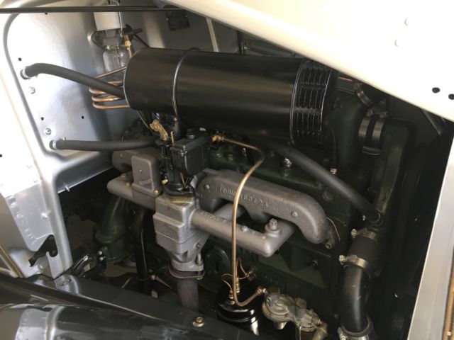 1933 Oldsmobile F33 4 door sedan - photo 9