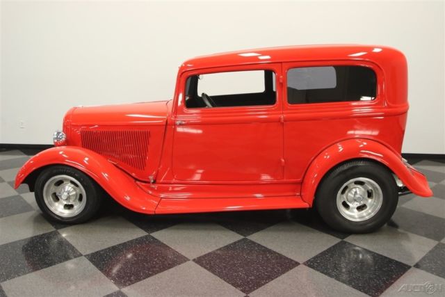 1933 Plymouth 2 Door Touring Sedan - photo 2