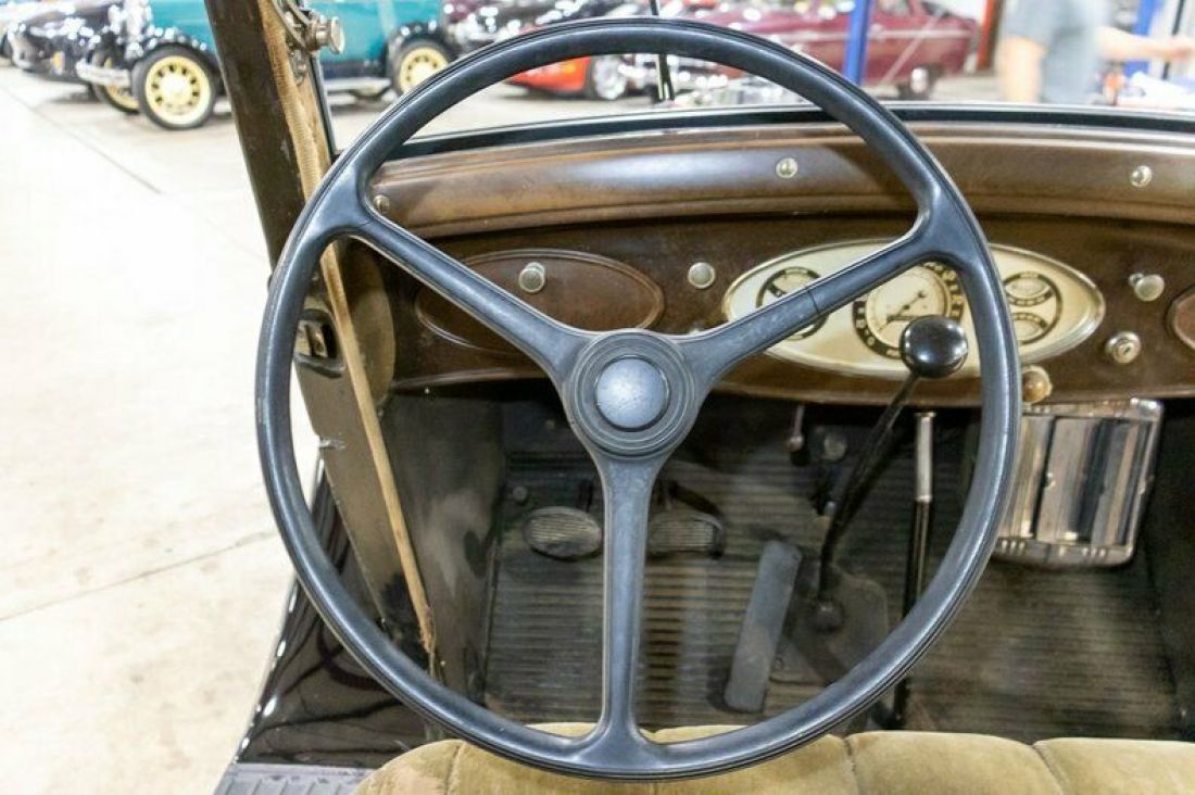 1933 Plymouth 4-Door Deluxe - photo 12